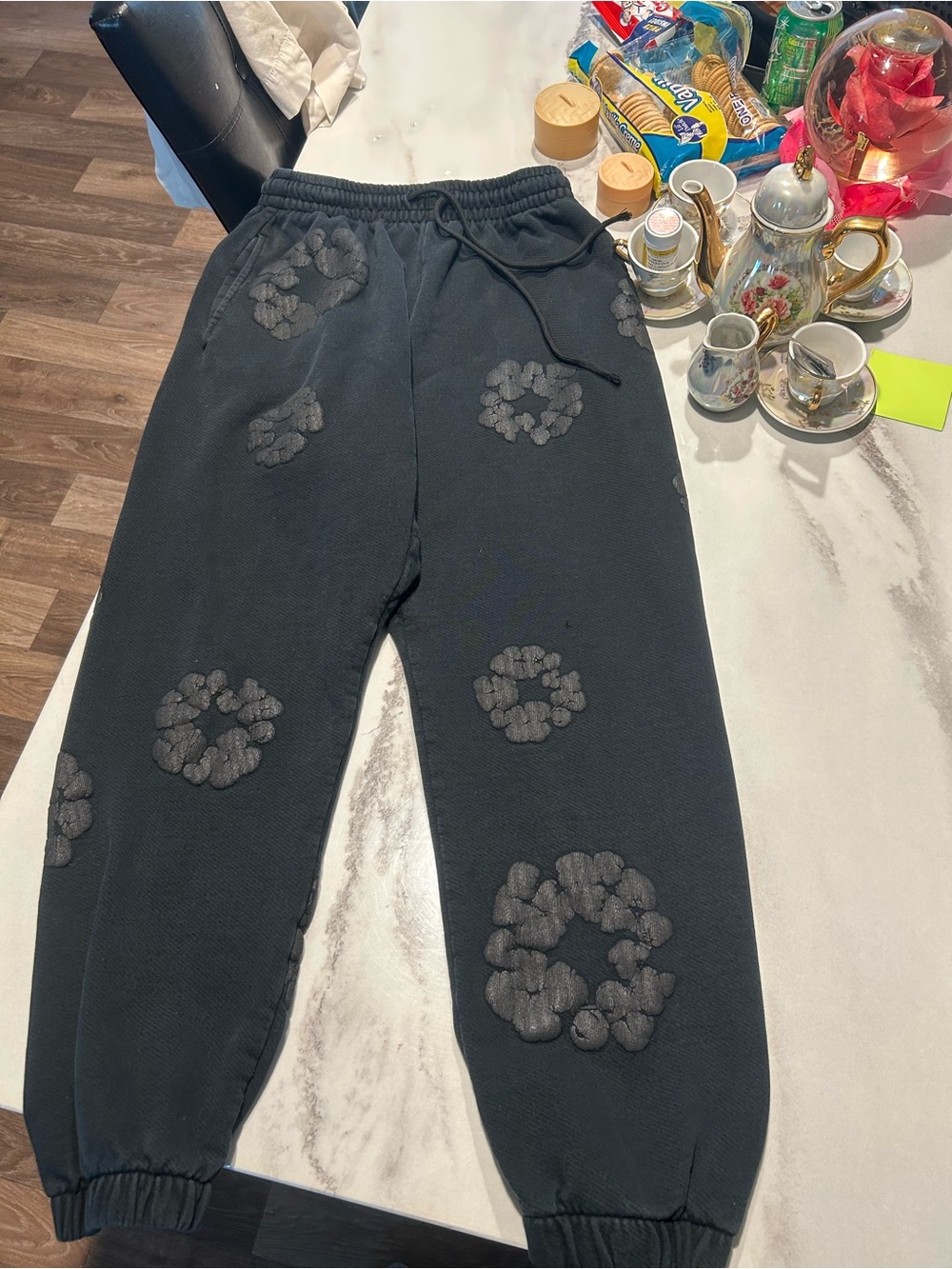 Men's Black Floral Appliqué Jogger Sweatpants